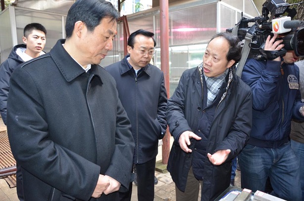 省长照片一.jpg 省长照片一.jpg
