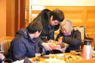 新春茶话会4.JPG 新春茶话会4.JPG
